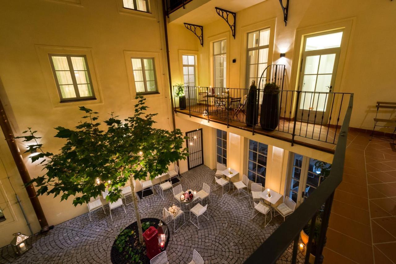Old Royal Post Boutique Hotel & Premium Suites Прага Екстериор снимка