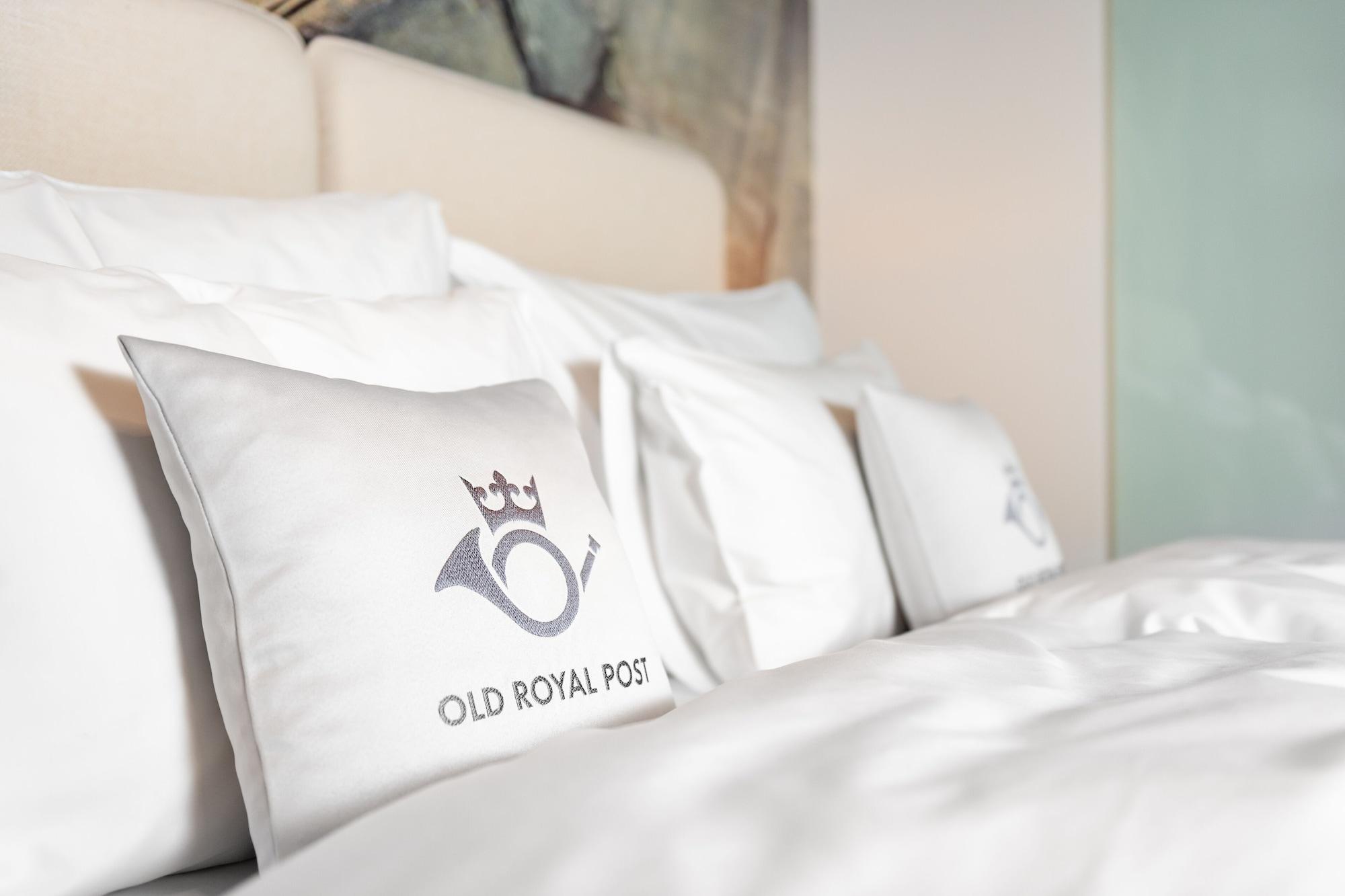 Old Royal Post Boutique Hotel & Premium Suites Прага Екстериор снимка