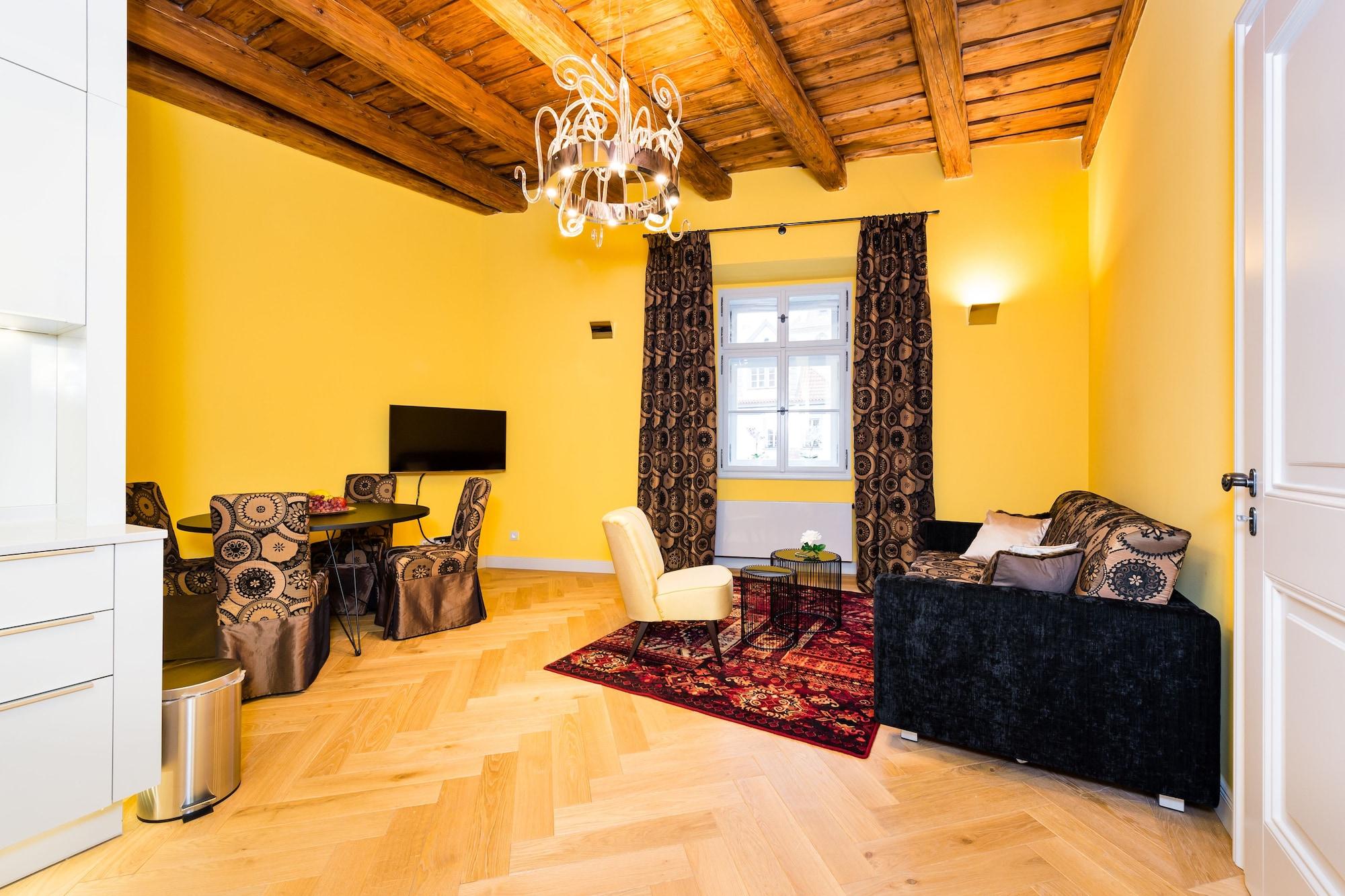Old Royal Post Boutique Hotel & Premium Suites Прага Екстериор снимка