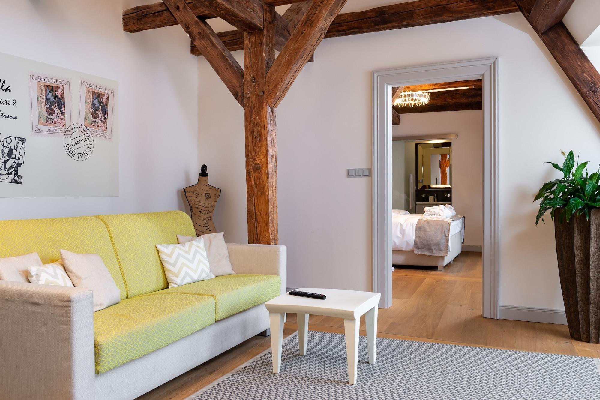 Old Royal Post Boutique Hotel & Premium Suites Прага Екстериор снимка