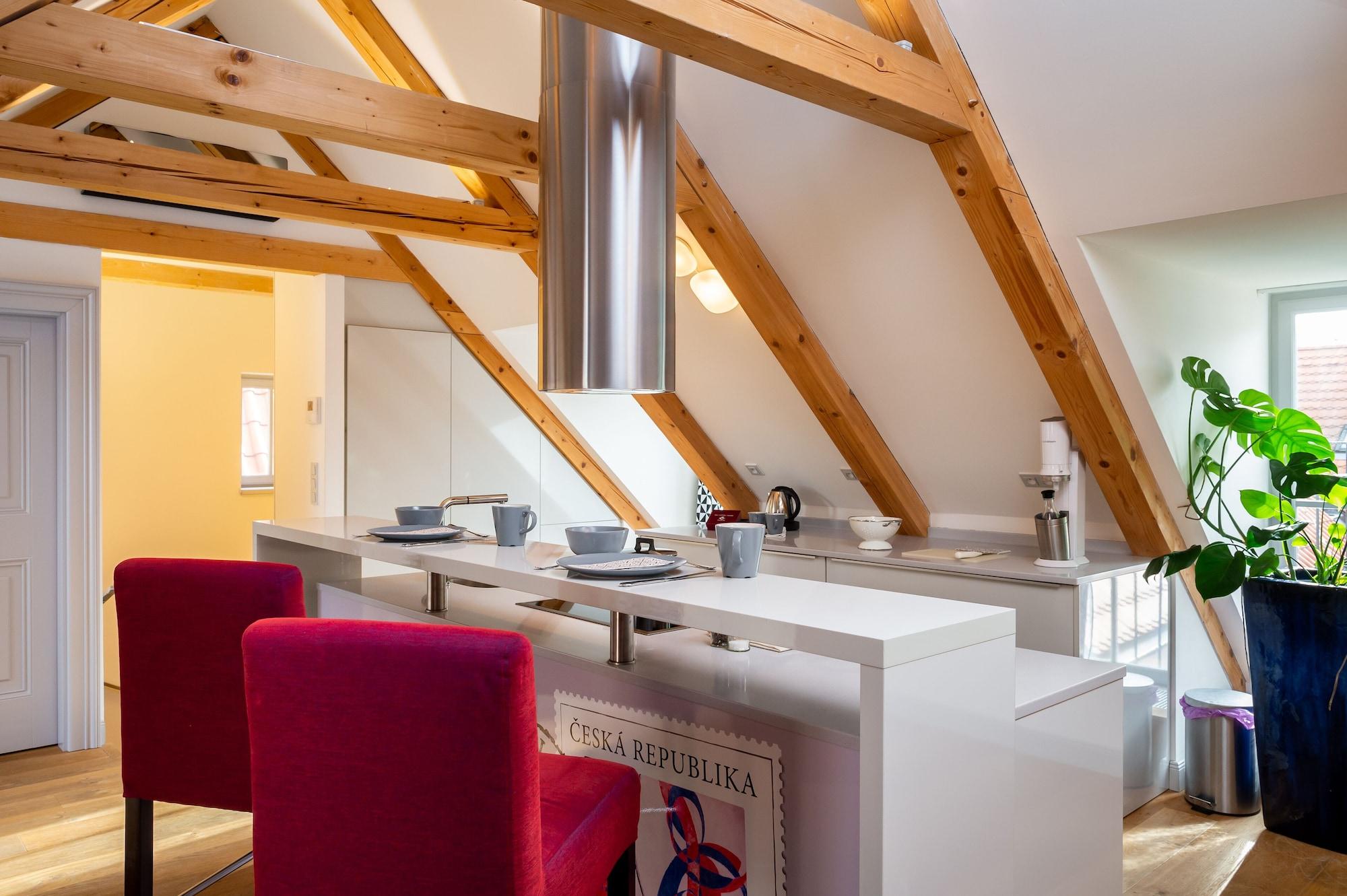 Old Royal Post Boutique Hotel & Premium Suites Прага Екстериор снимка
