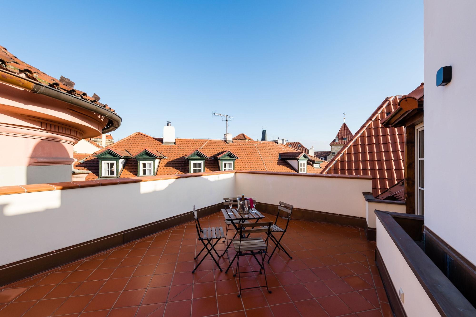 Old Royal Post Boutique Hotel & Premium Suites Прага Екстериор снимка