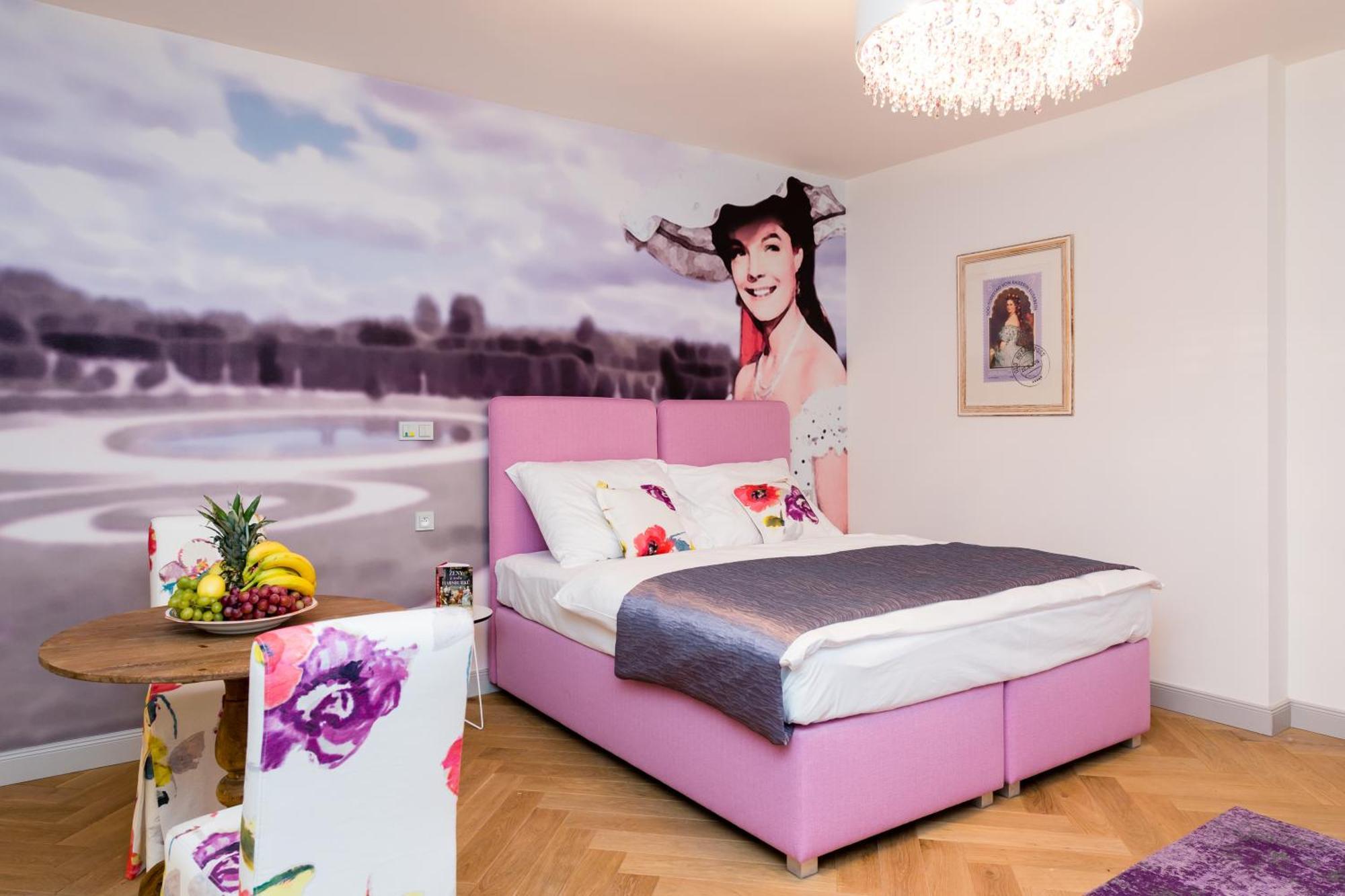 Old Royal Post Boutique Hotel & Premium Suites Прага Екстериор снимка