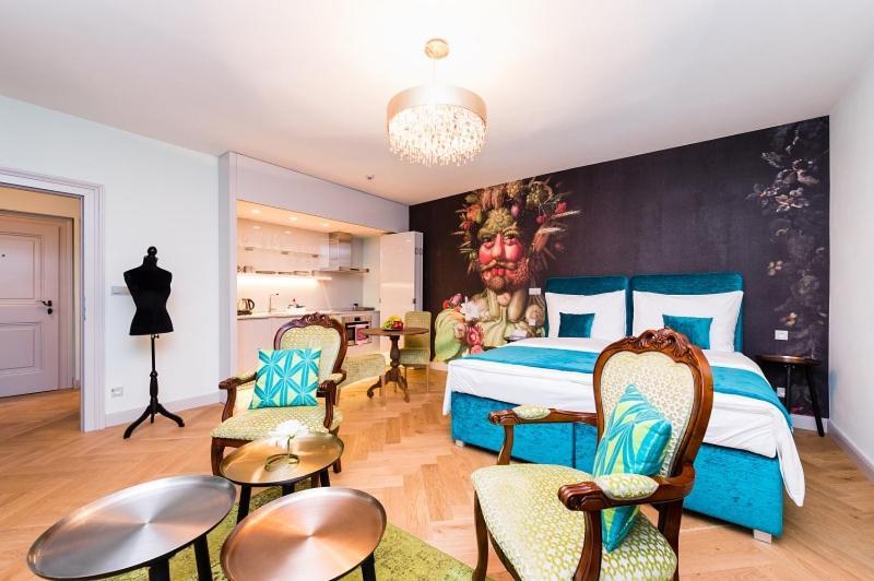 Old Royal Post Boutique Hotel & Premium Suites Прага Екстериор снимка