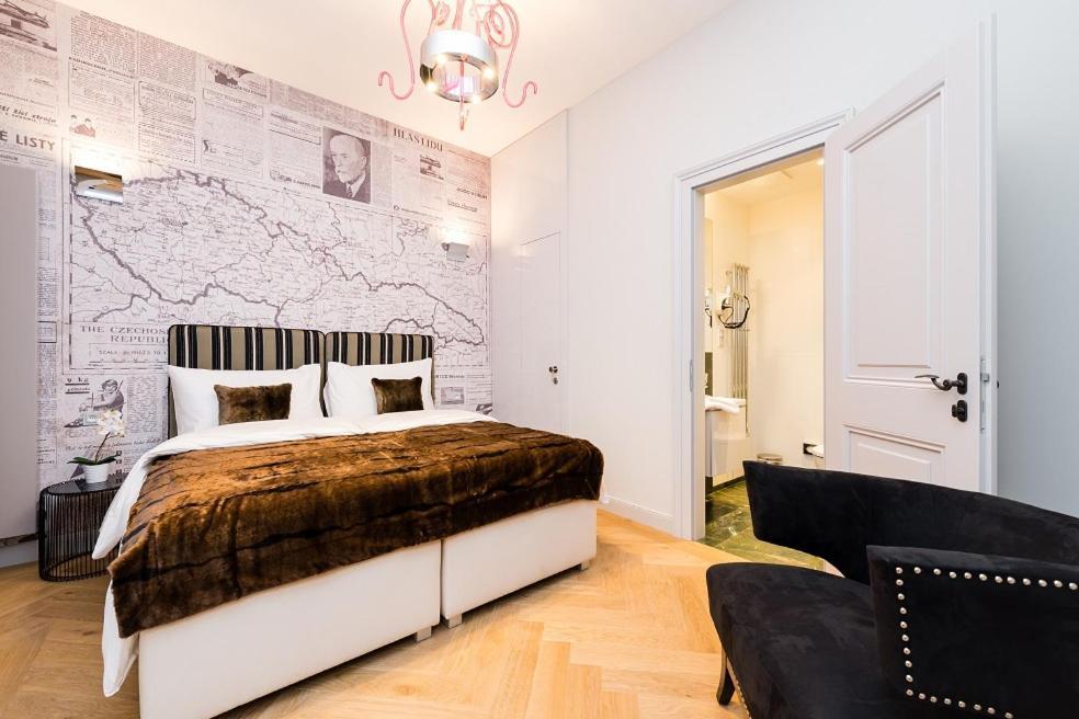 Old Royal Post Boutique Hotel & Premium Suites Прага Екстериор снимка