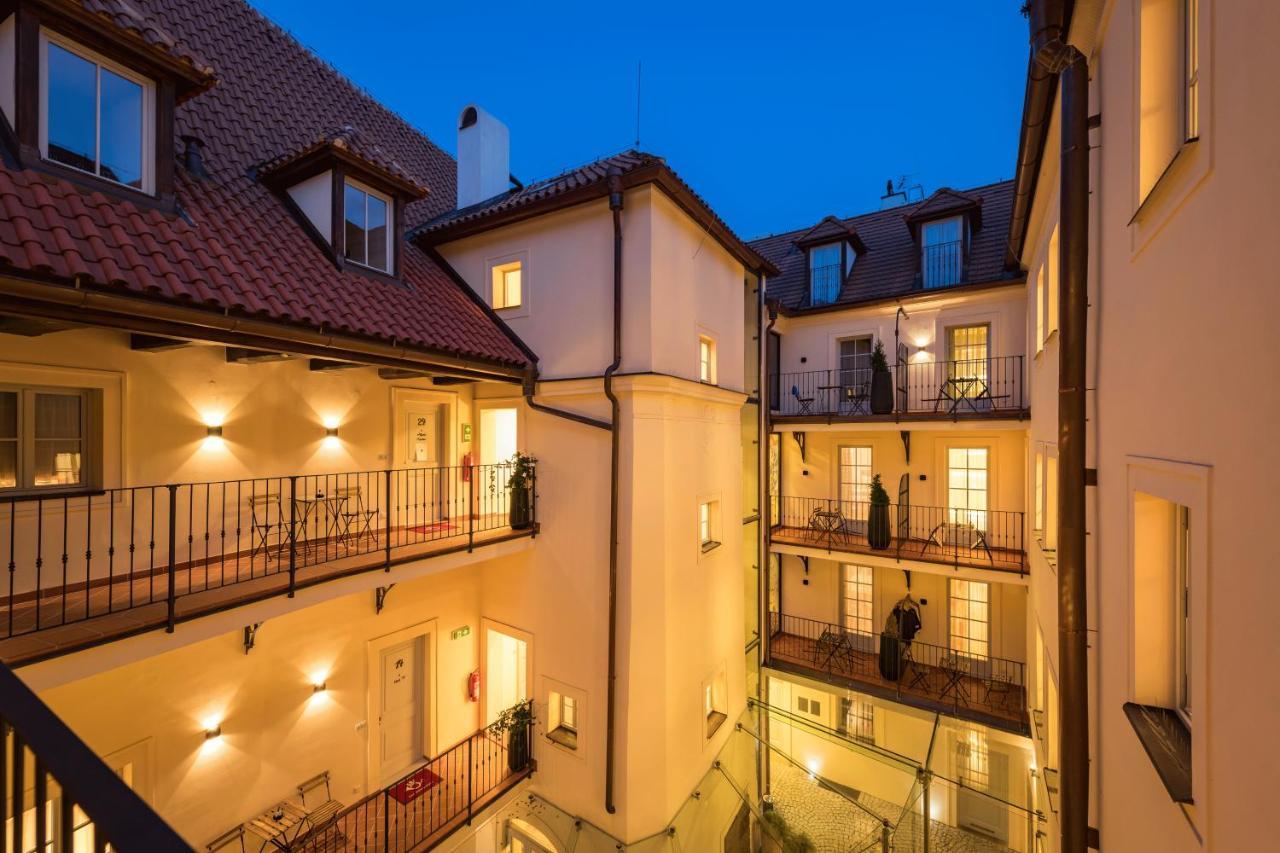 Old Royal Post Boutique Hotel & Premium Suites Прага Екстериор снимка