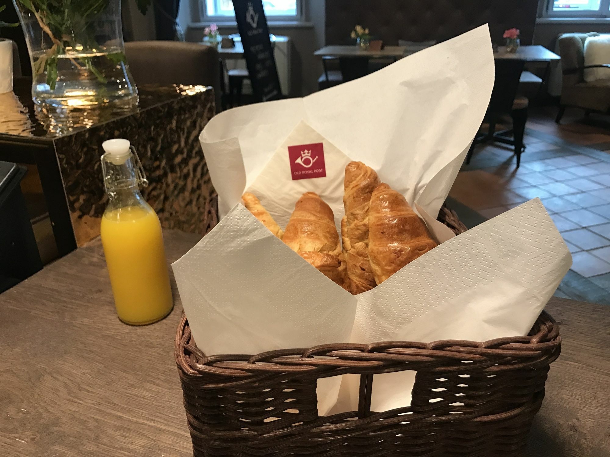 Old Royal Post Boutique Hotel & Premium Suites Прага Екстериор снимка